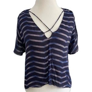 LUSH || Navy Blue Crop V-Neck Flowy Top || size Large